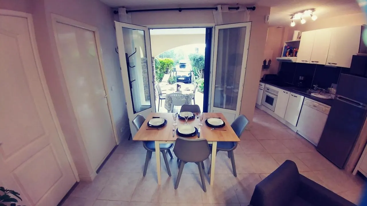 Pleasant T3 with Garden: Centrally Located Near Beaches Cavalaire-sur-Mer 0*,